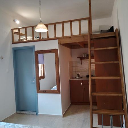 Manolakis Pizanias Apartment Emborios Luaran gambar
